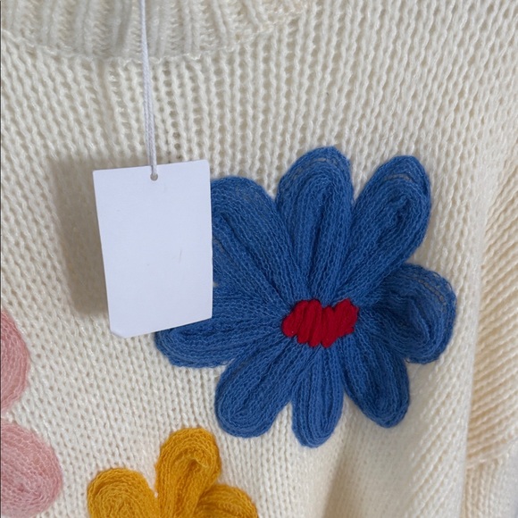 Polagram Cream Sweater with Colorful Floral Accents - Picture 5 of 8